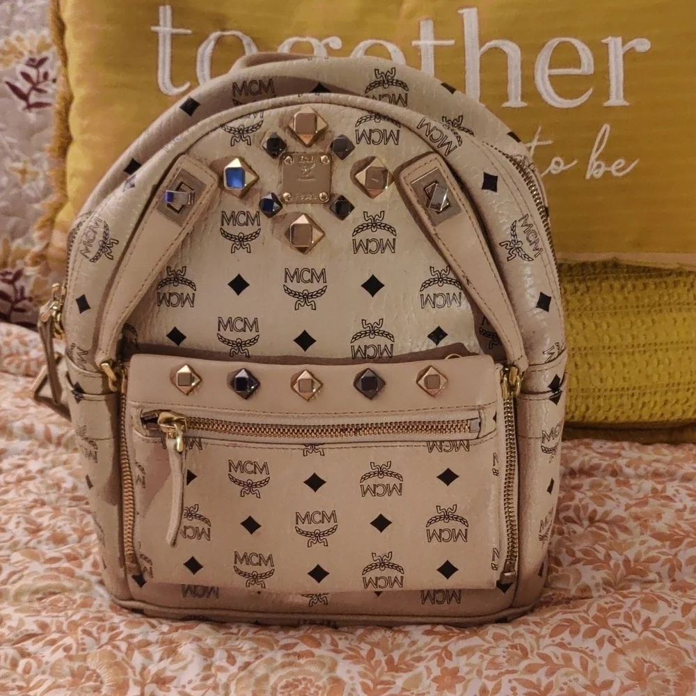 MCM AUTHENTIC MEDIUM SIZE BACKPACK - Picture 1 of 6